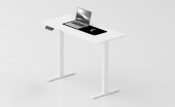Az állítható magasságú számítógép asztalok: kényelem és termelékenység egyszerre